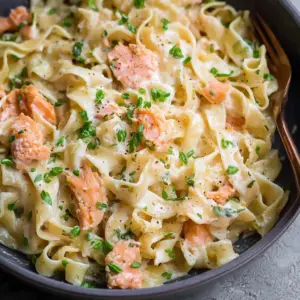 Easy-Creamy-Smoked-Salmon-Pasta-featured