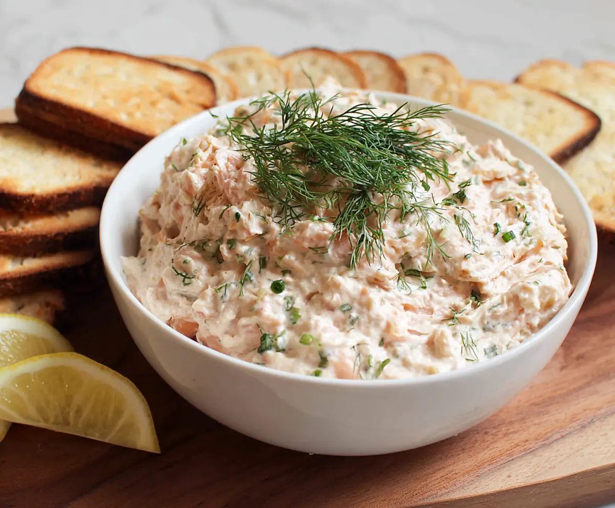 Easy Smoked Salmon Dip Recipe